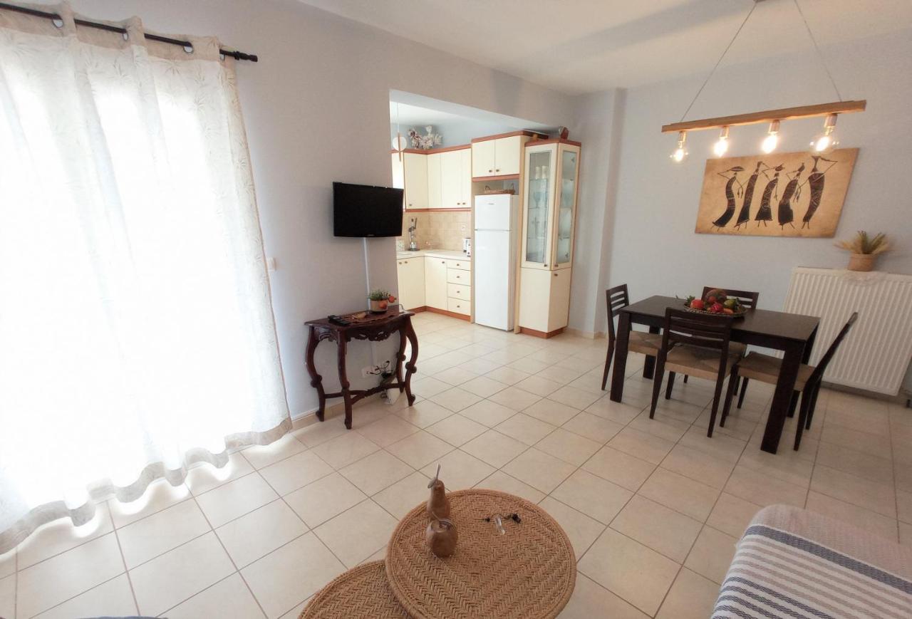 G Apartment In Agia Efimia Exterior photo