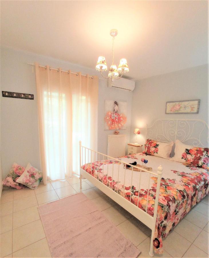 G Apartment In Agia Efimia Exterior photo