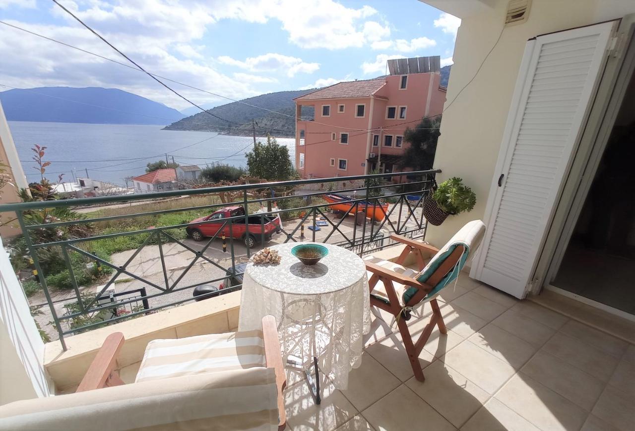 G Apartment In Agia Efimia Exterior photo